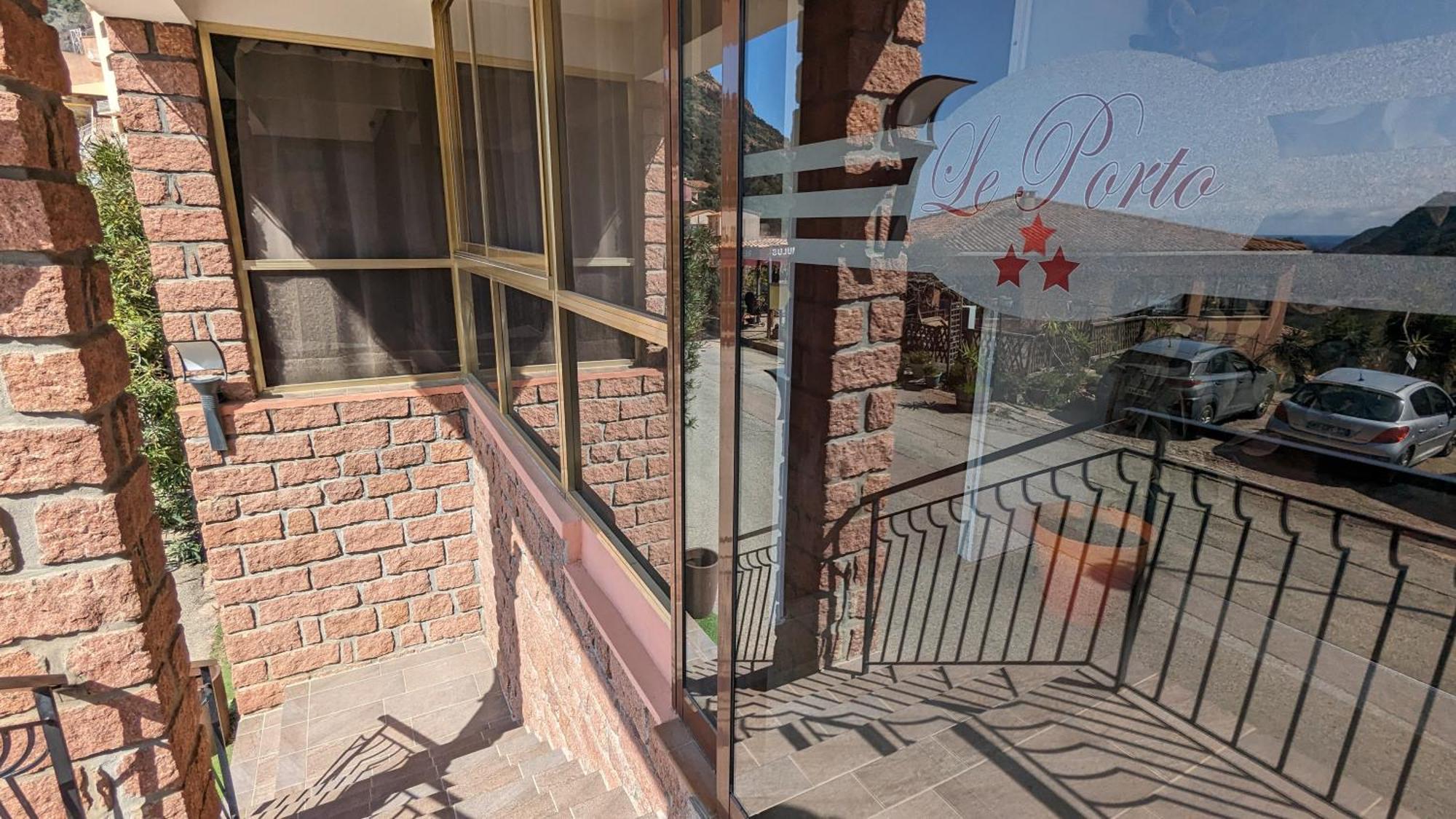 Le Porto T3 55M2 Vue Mer Immeuble Traditionnel En Pierre De Taille Avec Prestations Exceptionnelles Barbecue Ordinateur Videosurveillance Terrasse Panoramique Екстериор снимка